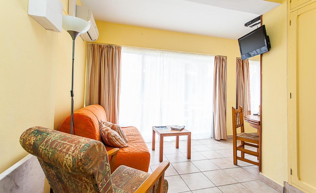 Hostal Doris - Adults Only Colonia de Sant Jordi Dış mekan fotoğraf