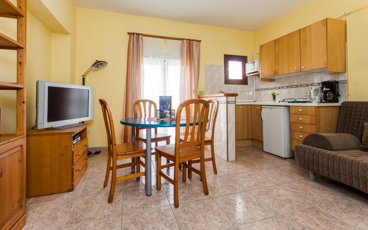 Hostal Doris - Adults Only Colonia de Sant Jordi Dış mekan fotoğraf