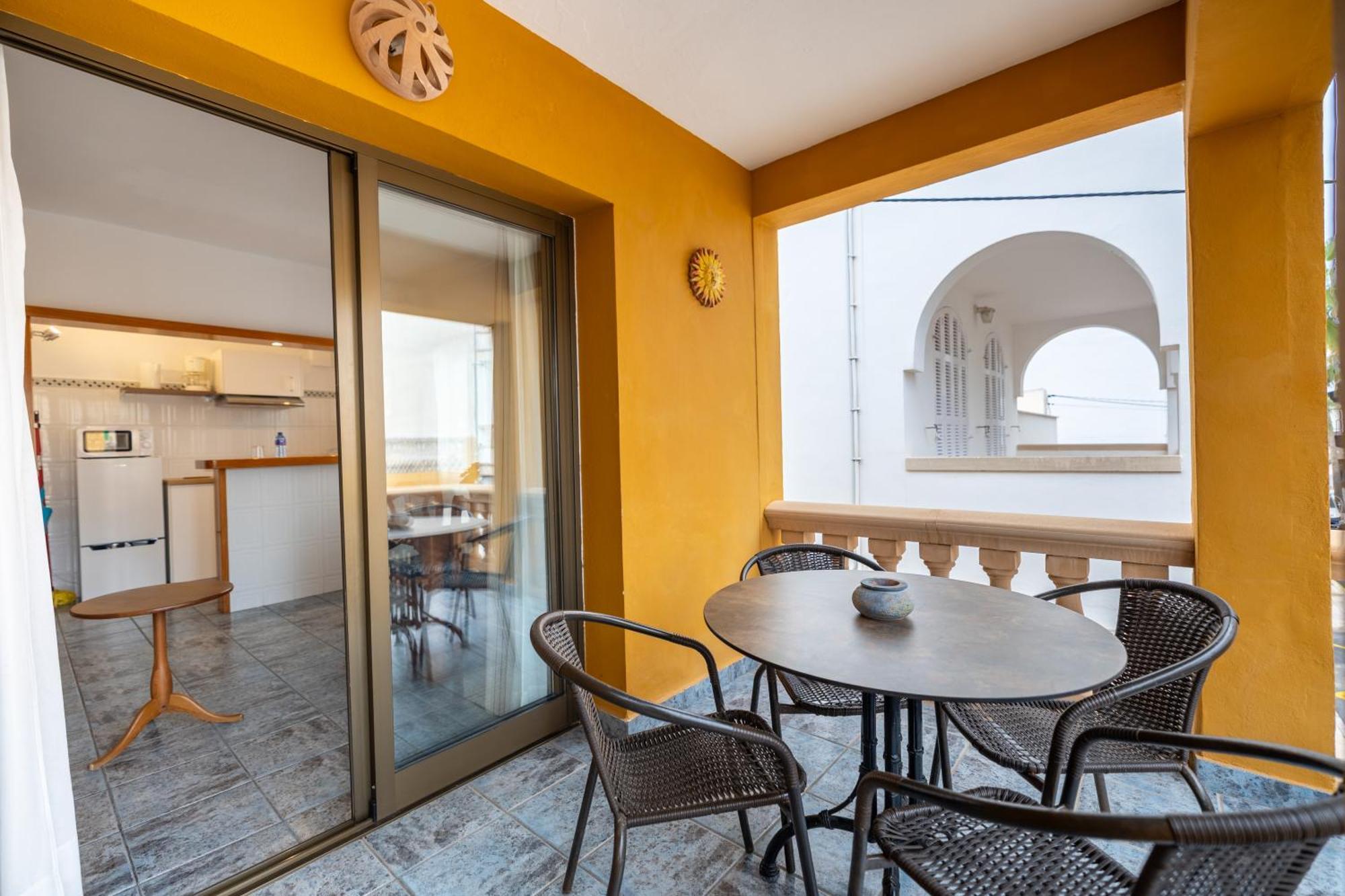 Hostal Doris - Adults Only Colonia de Sant Jordi Oda fotoğraf