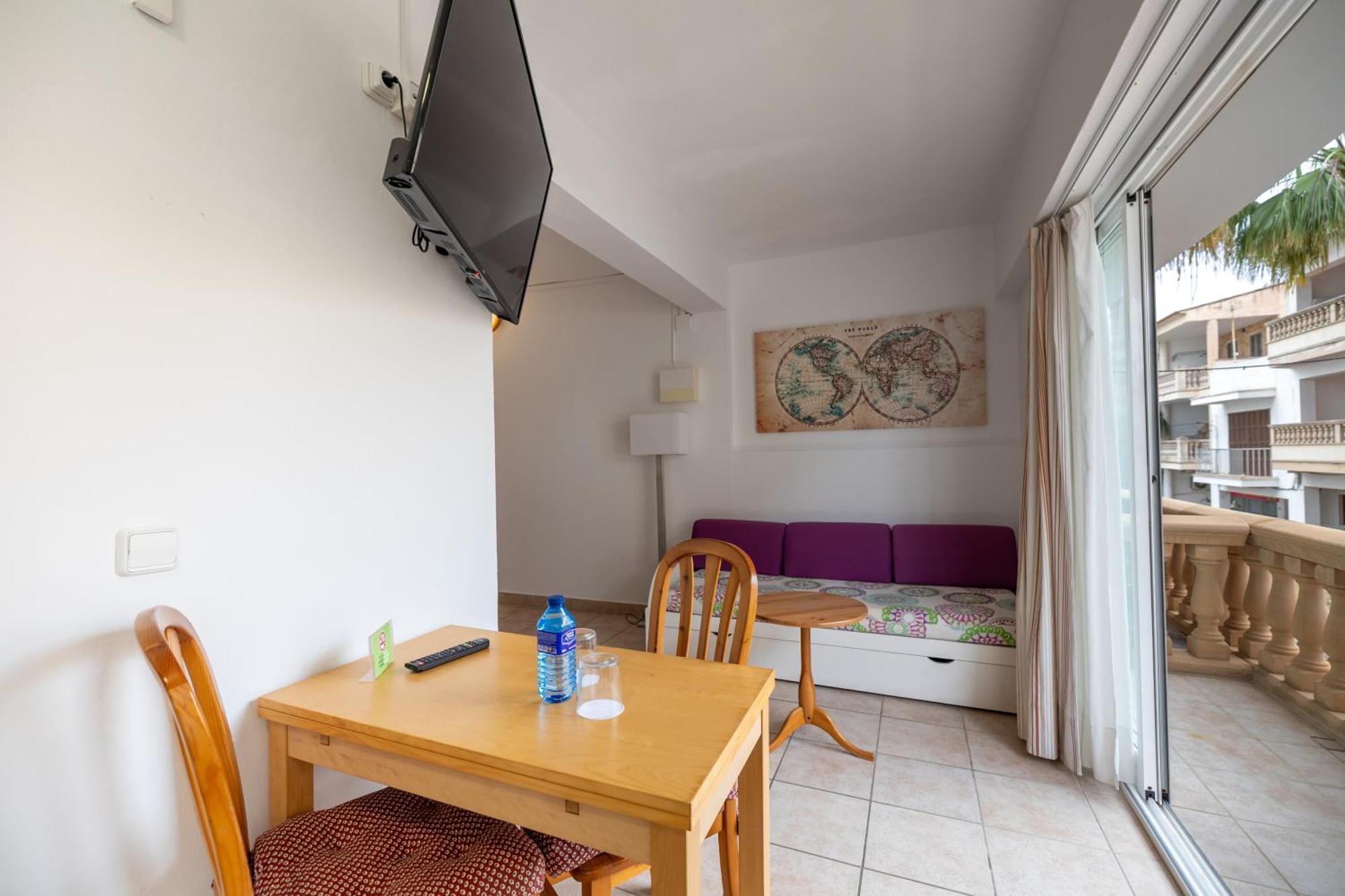 Hostal Doris - Adults Only Colonia de Sant Jordi Oda fotoğraf